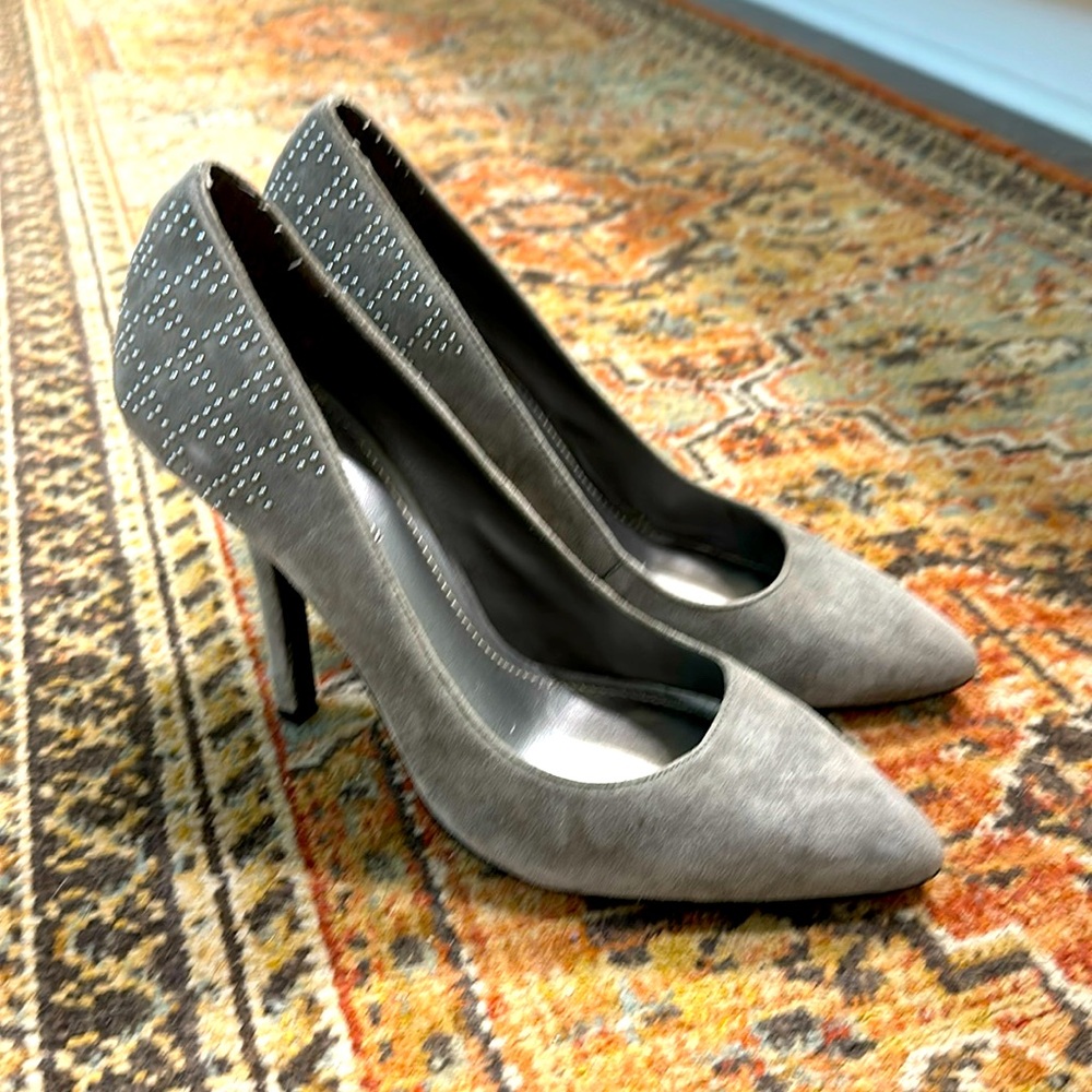 BCBG suede pumps - Size 8.5M